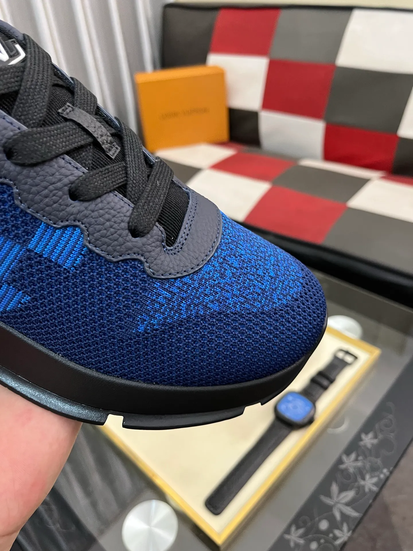Men's Men's Shoes 💰640⌚️⌚️LV TARINE Louis Vuitton L Family Donkey Brand Casual Sports Shoes Skateboard Shoes Original purchase, development and production This LV Trainer sneaker is made of cow leather to create a complex upper, which requires several hours of ingenious sewing to complete. Inkjet printing renders a unique retro effect, and the classic configuration is from the hands of Virgil Abloh, showing the inspiration of retro basketball shoes. Exquisite packaging at the delivery counter🛍📦 ▪️Fabrics: Original customized first-layer cowhide ▪️Inner lining: Original customized breathable mesh ▪️Outsole: Original molded two-color TPU combination outsole ▪️Size: 38-44